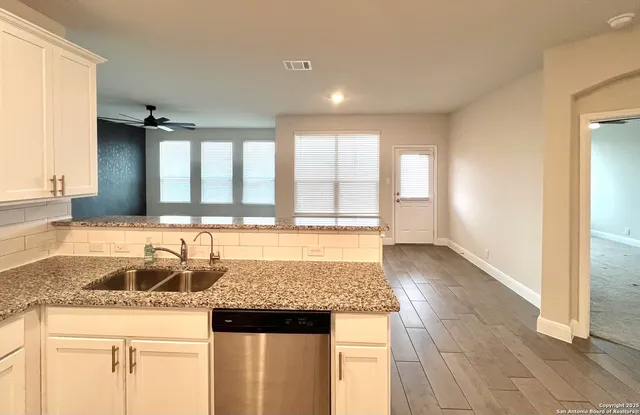 $2,095 | 786 Rushing Banks, Cibolo, TX 78108