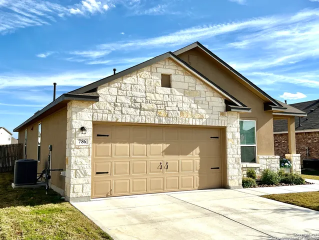 $2,095 | 786 Rushing Banks, Cibolo, TX 78108