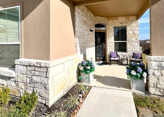 $2,095 | 786 Rushing Banks, Cibolo, TX 78108