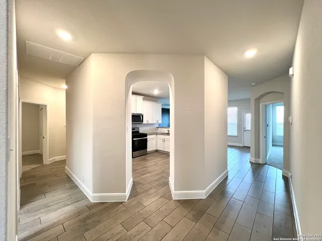 $2,095 | 786 Rushing Banks, Cibolo, TX 78108