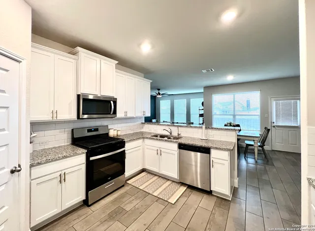 $2,095 | 786 Rushing Banks, Cibolo, TX 78108