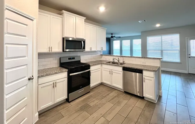 $2,095 | 786 Rushing Banks, Cibolo, TX 78108