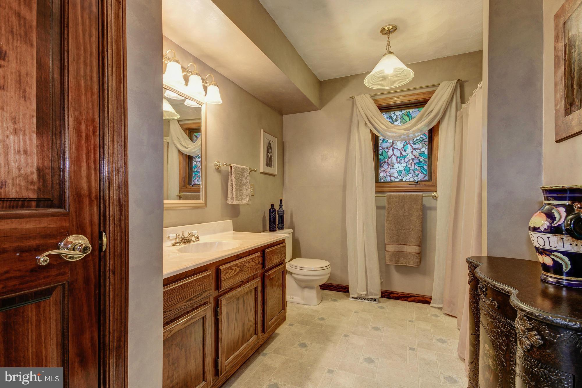 13336 Hunt Ridge Road Ellicott City, MD 21042 - Photo 12 of 30 Bath (Full)