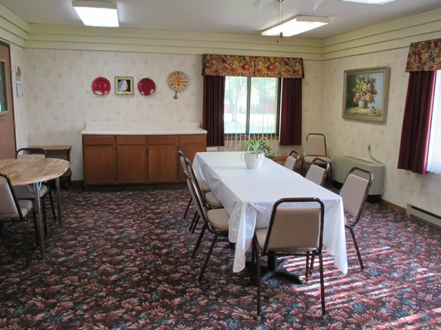 $773 | 305 North Clayborn Avenue, Parkers Prairie, MN 56361