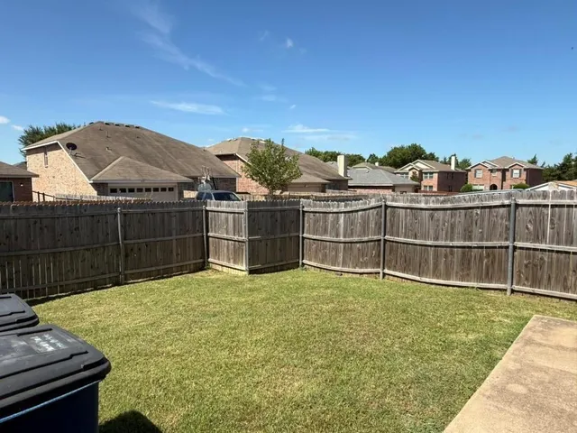 $2,450 | 1936 Encino Drive, Lancaster, TX 75146