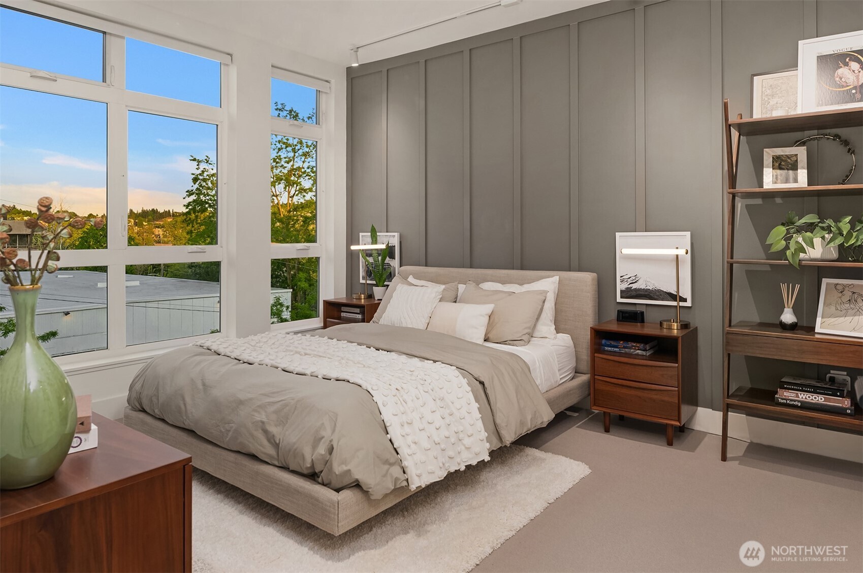 1730 North Northlake Way, Unit 415 Seattle, WA 98103 - Photo 21 of 40 a bedroom with a bed and a night stand