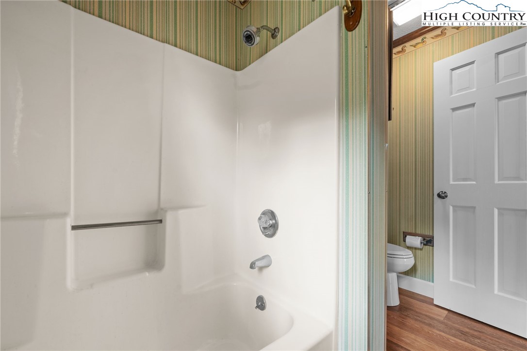 131 Hemlock Road Banner Elk, NC 28604 - Photo 19 of 37 a bathroom with a shower