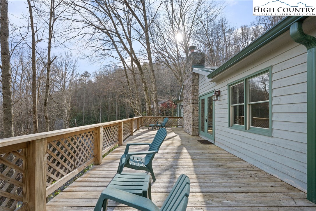 131 Hemlock Road Banner Elk, NC 28604 - Photo 27 of 37 a view of deck with chairs and wooden fence