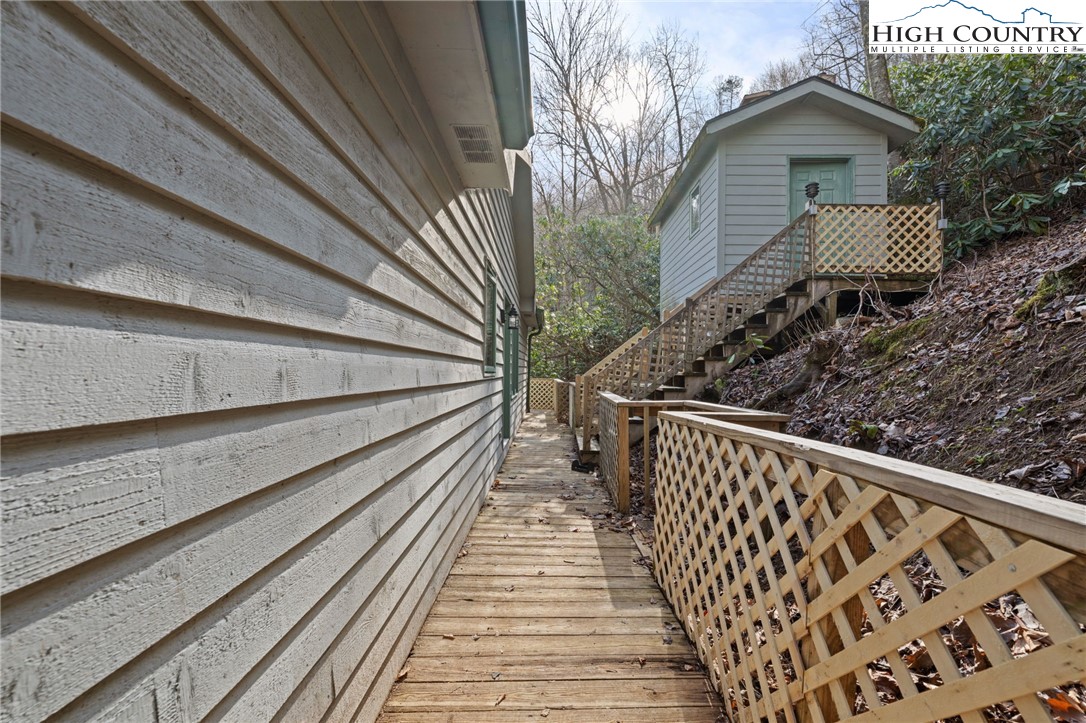 131 Hemlock Road Banner Elk, NC 28604 - Photo 28 of 37
