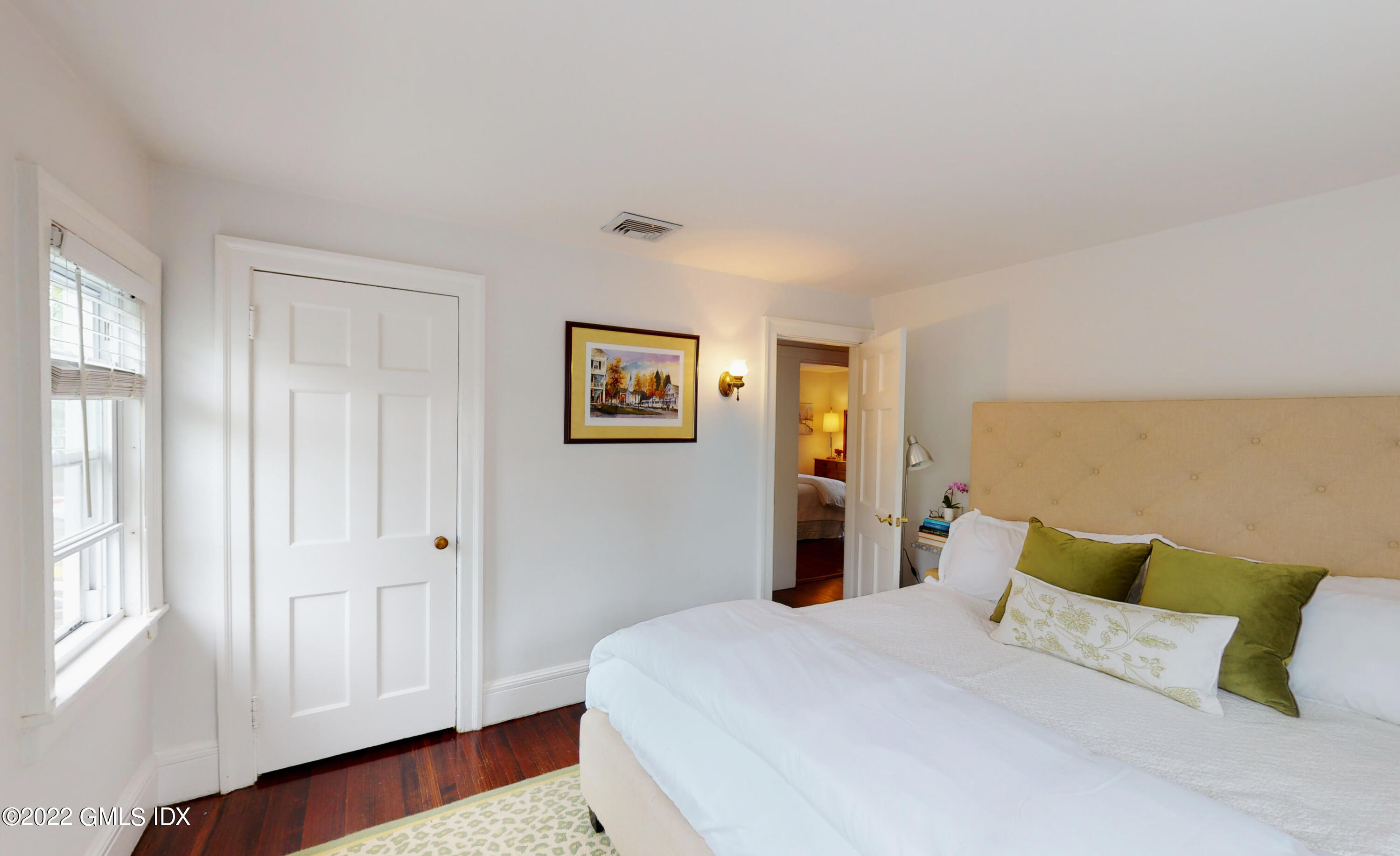 8 Hassake Road Old Greenwich, CT 06870 - Photo 18 of 37 Primary bedroom w/ king bed
