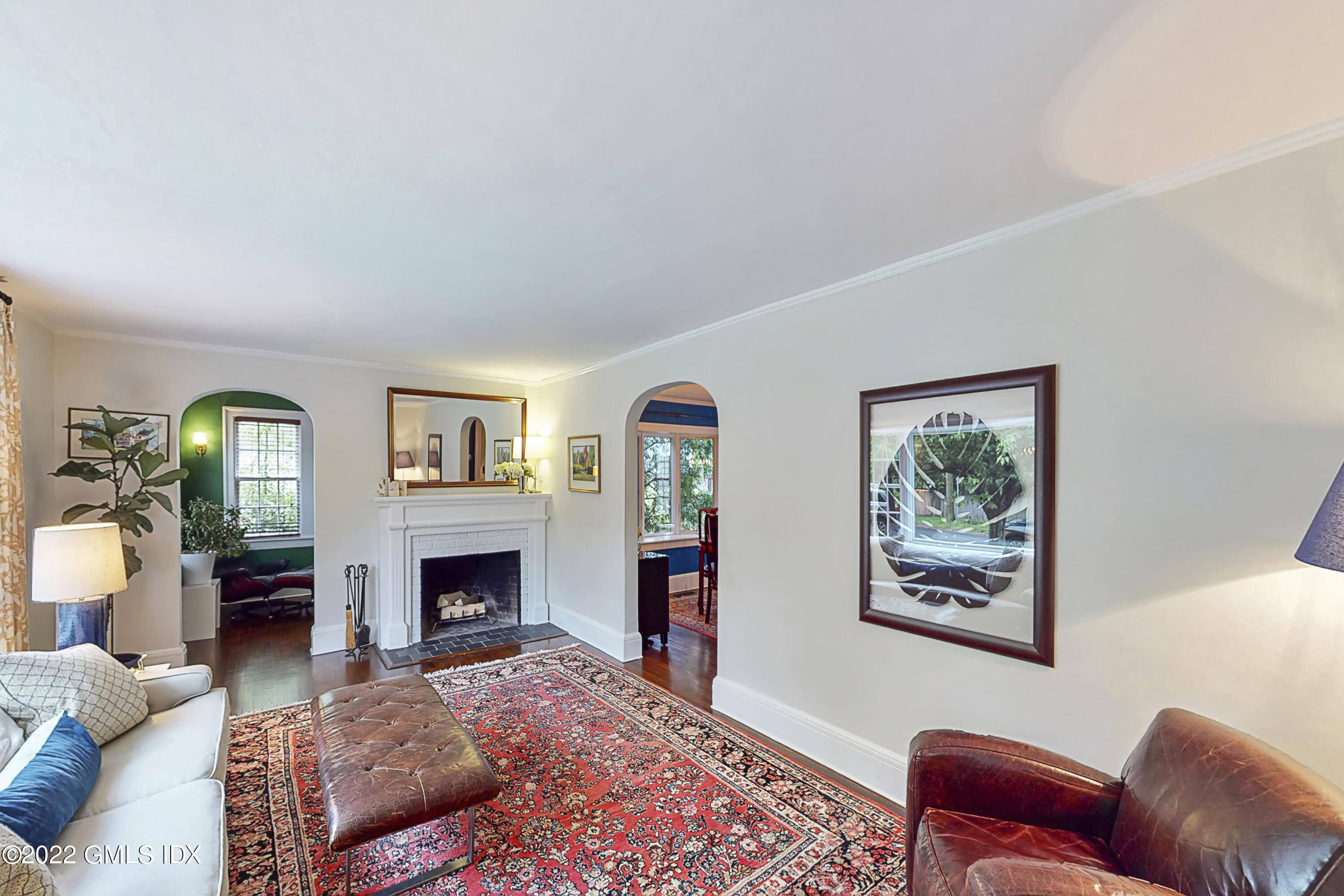 8 Hassake Road Old Greenwich, CT 06870 - Photo 3 of 37 Living Room