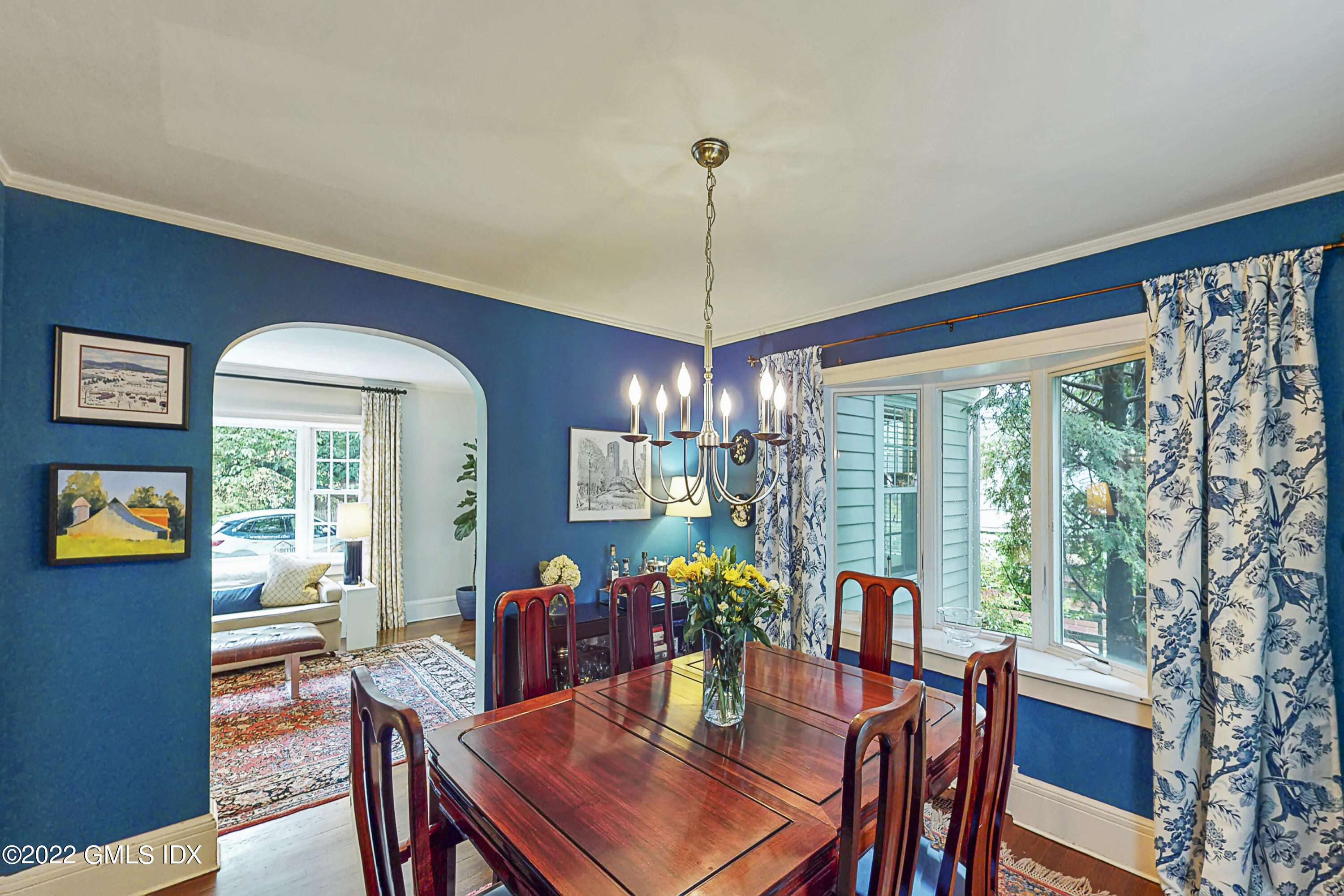 8 Hassake Road Old Greenwich, CT 06870 - Photo 9 of 37 Dining room