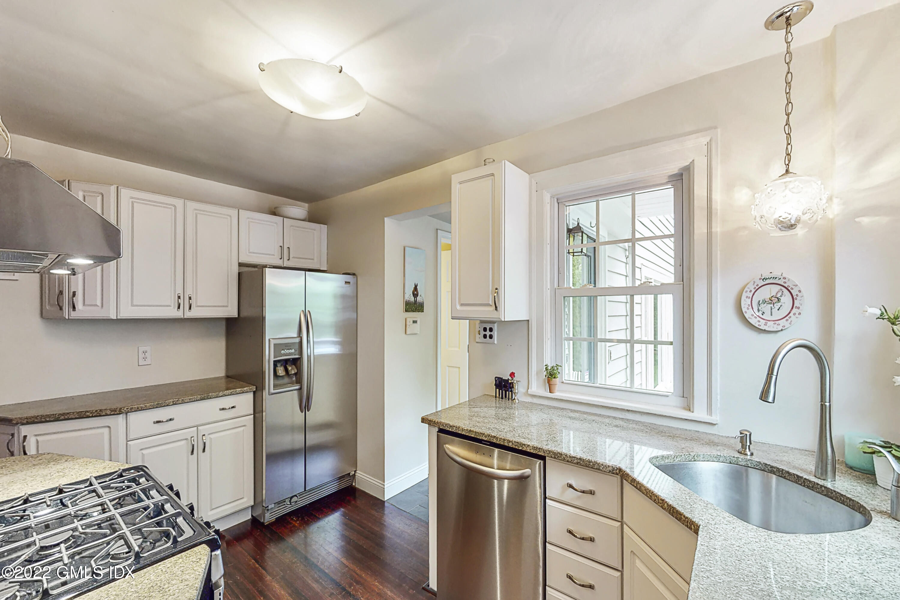 8 Hassake Road Old Greenwich, CT 06870 - Photo 10 of 37 Kitchen
