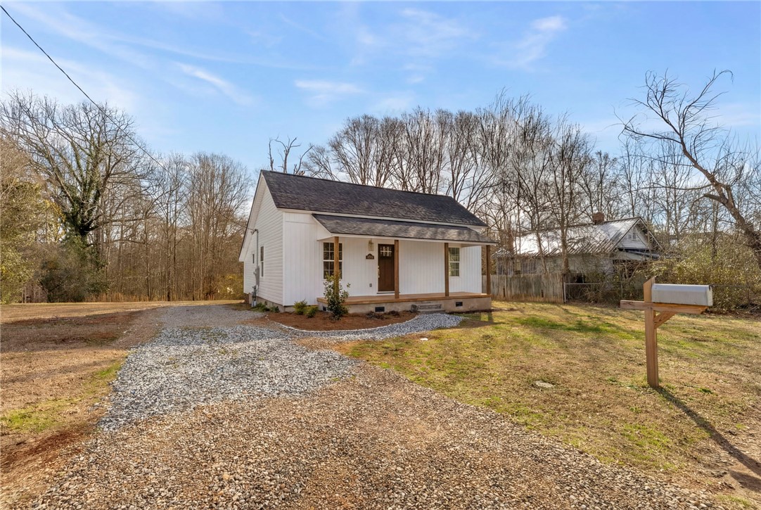 110 North Street Central, SC 29630 - Photo 2 of 28