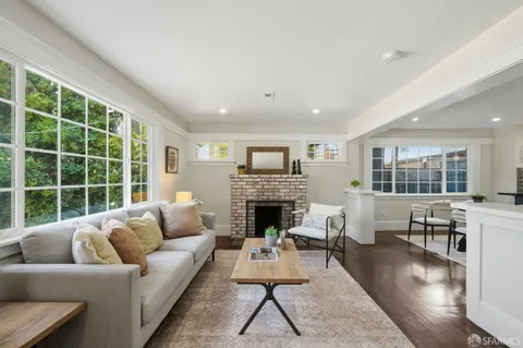 $599,999 | 2709 Vallecito Place, Oakland, CA 94606