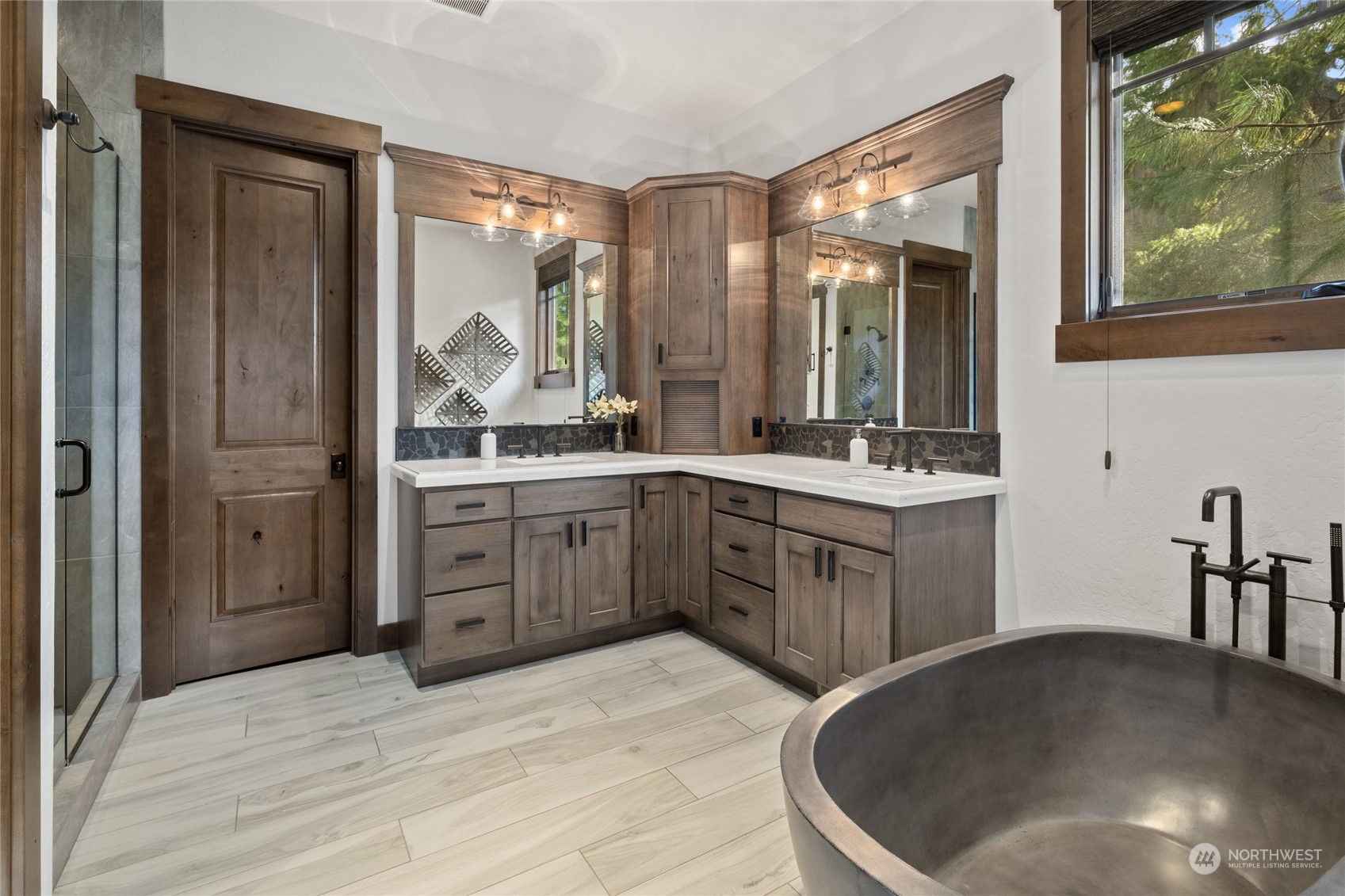 351 Maple Leaf Loop Cle Elum, WA 98922 - Photo 18 of 40 a kitchen with a sink stove and cabinets
