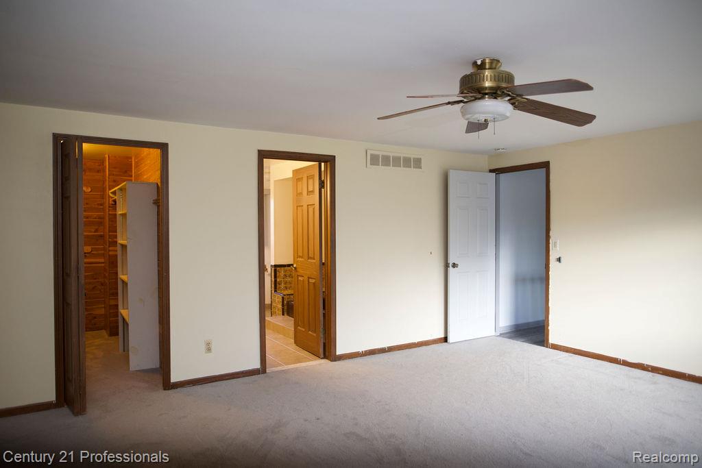 100 Longford Drive Rochester Hills, MI 48309 - Photo 20 of 47