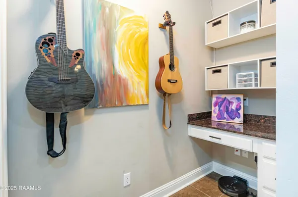 $2,000 | 207 Bayou Des Glaises Road, Broussard, LA 70518