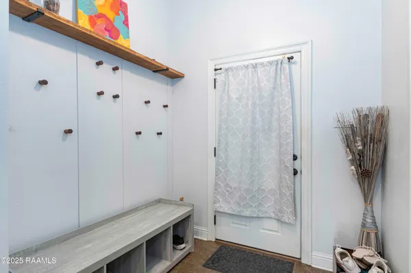 $2,000 | 207 Bayou Des Glaises Road, Broussard, LA 70518