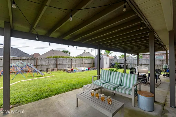 $2,000 | 207 Bayou Des Glaises Road, Broussard, LA 70518