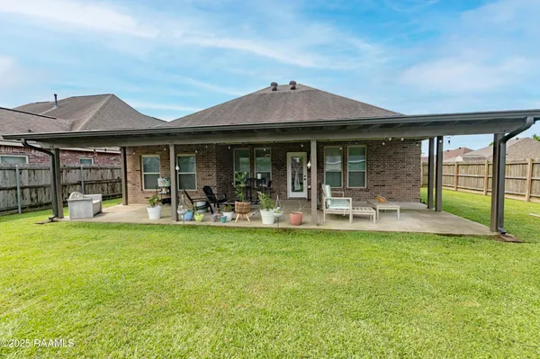 $2,000 | 207 Bayou Des Glaises Road, Broussard, LA 70518
