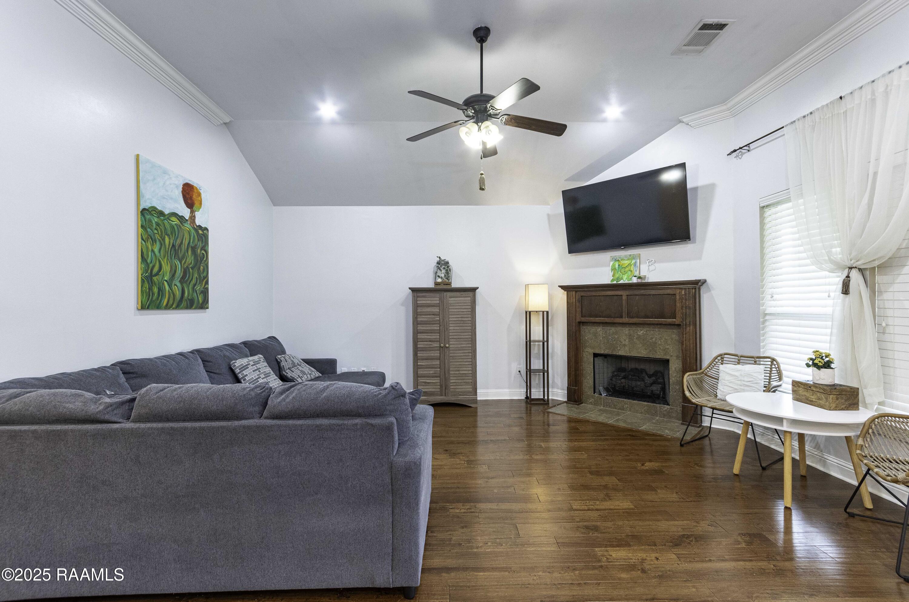 207 Bayou Des Glaises Road Broussard, LA 70518 - Photo 3 of 24 Living Room 1