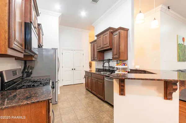 $2,000 | 207 Bayou Des Glaises Road, Broussard, LA 70518