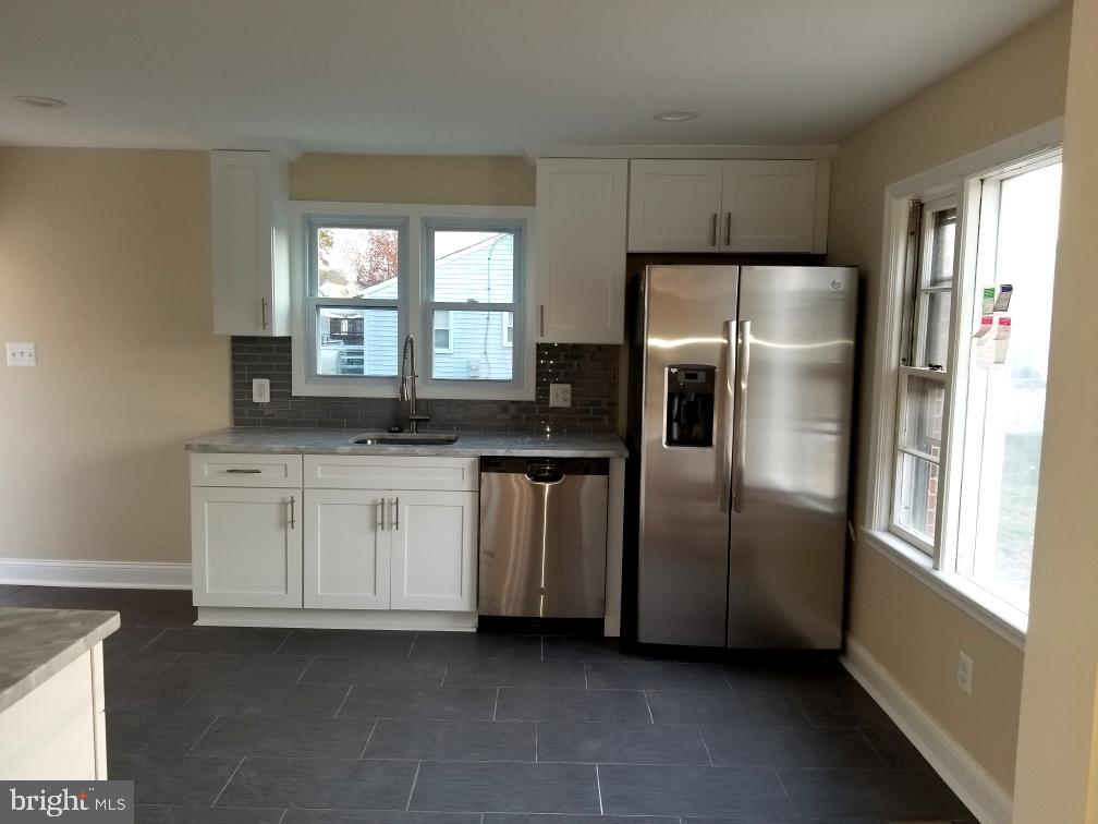 8109 Highpoint Road Clearwater Beach, MD 21226 - Photo 4 of 19 kitchen area