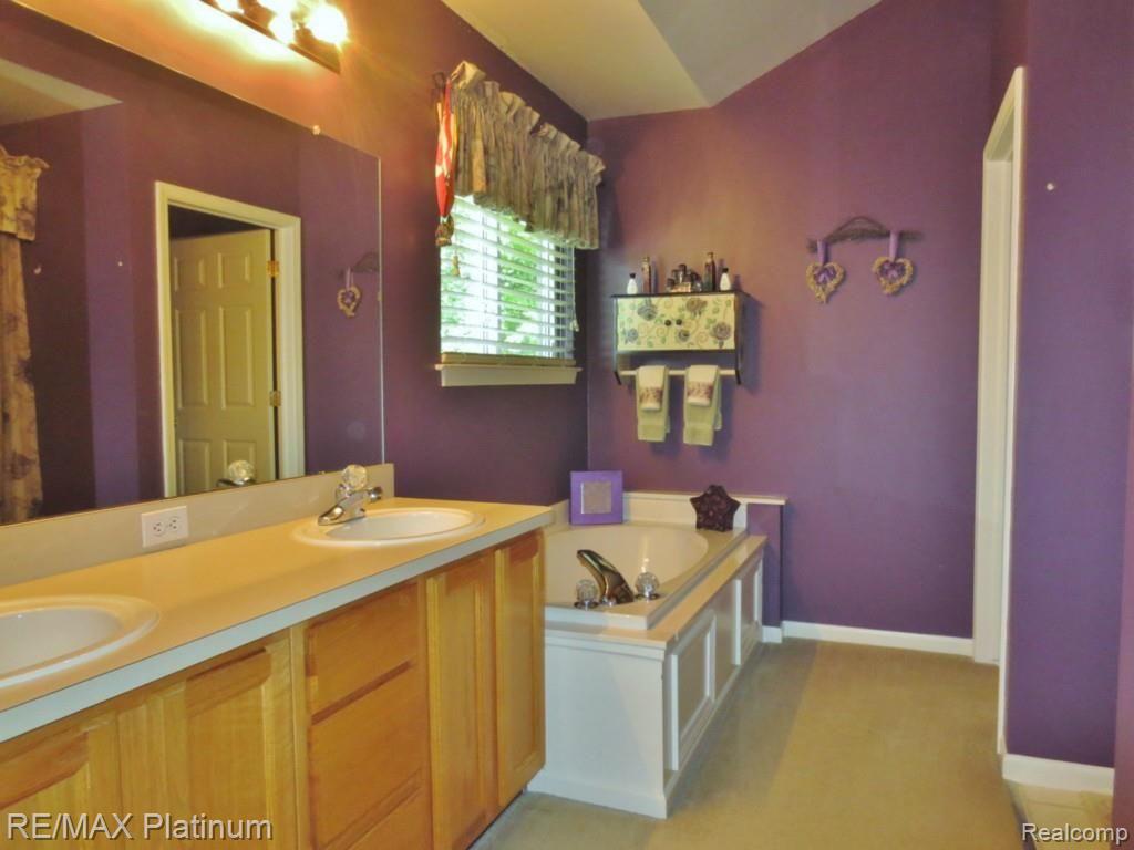 118 Chestnut Ridge Walled Lake, MI 48390 - Photo 16 of 22 Master Bathroom