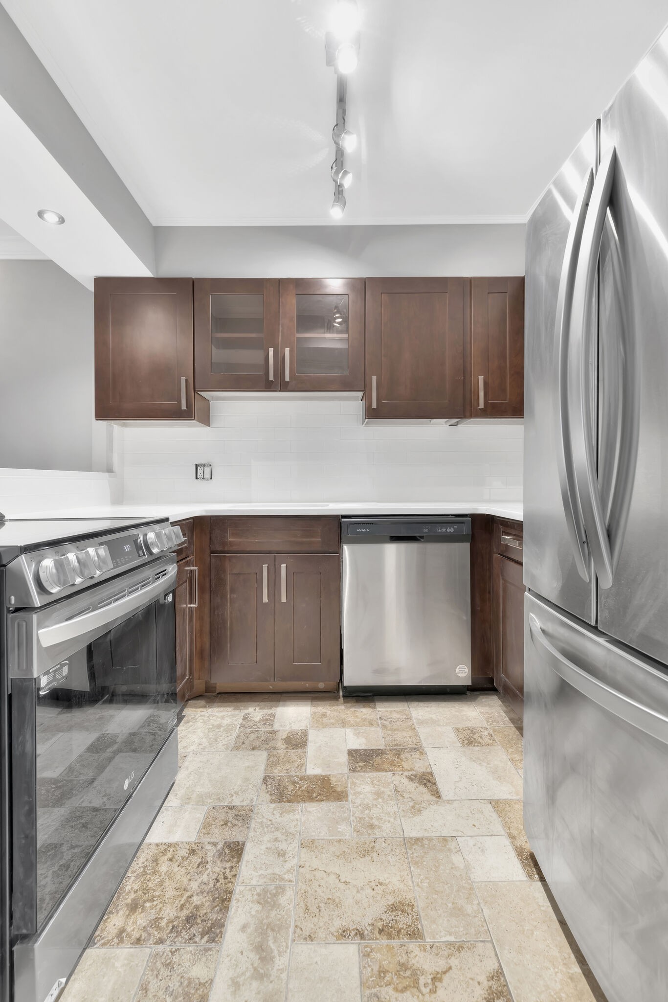 2116 Hobbs Road, Unit A7 Nashville, TN 37215 - Photo 4 of 12 a large kitchen with a stove and a sink
