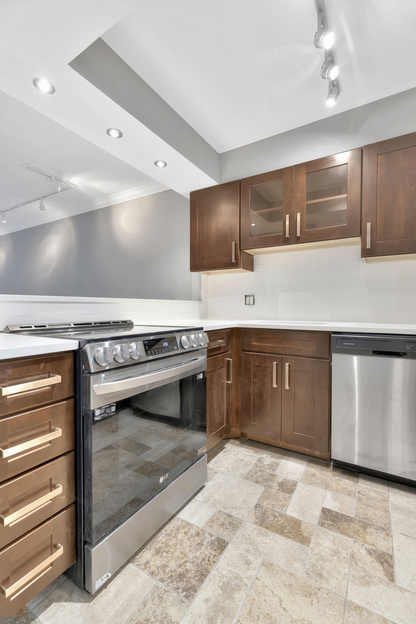 2116 Hobbs Road, Unit A7 Nashville, TN 37215 - Photo 5 of 12 a kitchen with a stove and a sink