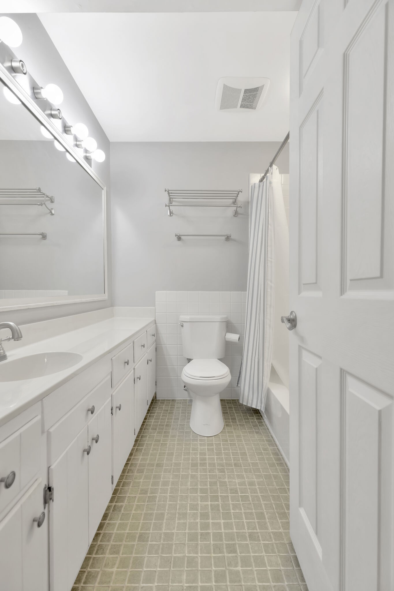 2116 Hobbs Road, Unit A7 Nashville, TN 37215 - Photo 10 of 12 a bathroom with a sink a toilet and a shower