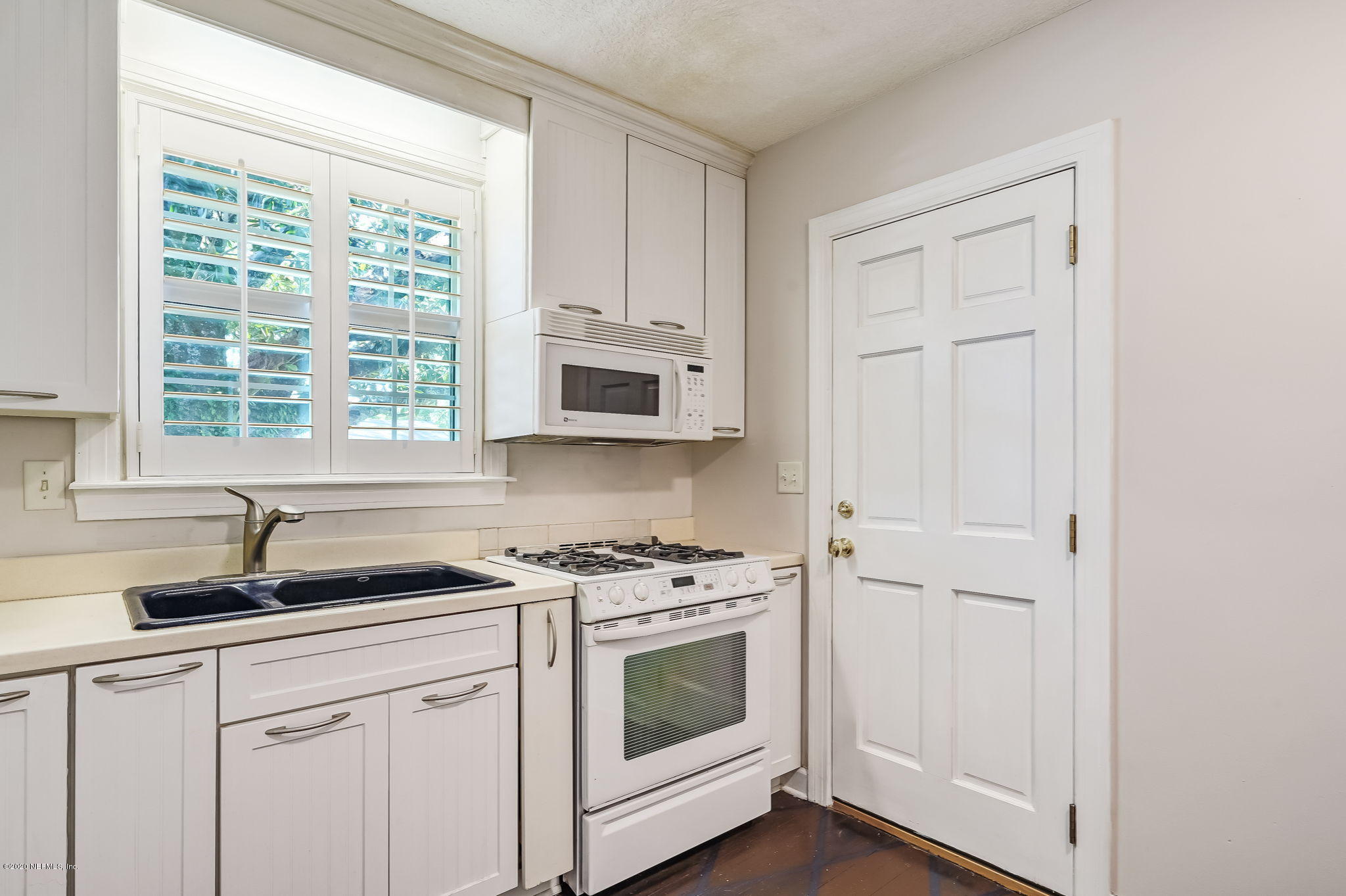 2205 Redfern Road Jacksonville, FL 32207 - Photo 24 of 52 33-web-or-mls-2205 Redfern Rd (33 of 68)