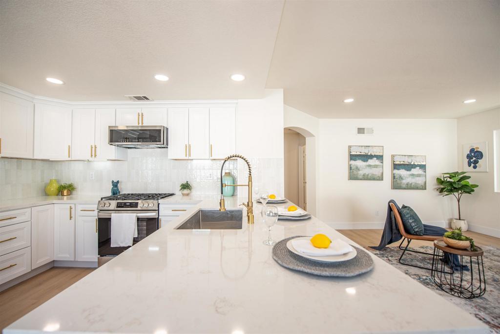 2038 Ridgeline Avenue Vista, CA 92081 - Photo 5 of 41