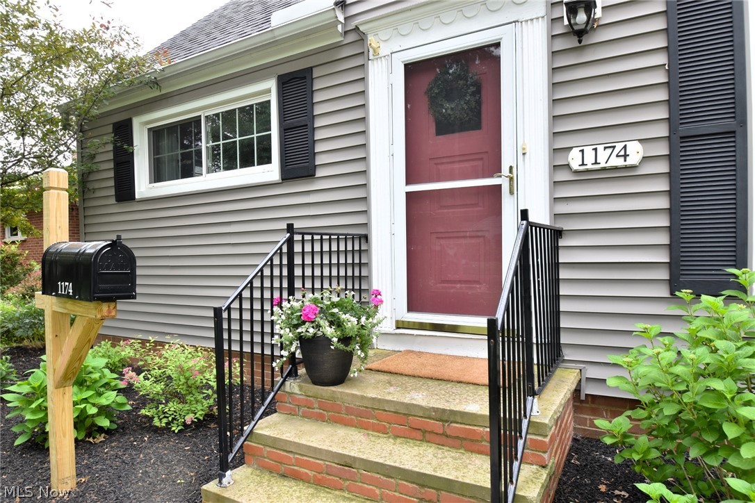 1174 Haverston Road Cleveland, OH 44124 - Photo 2 of 21 View of exterior entry