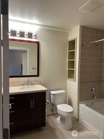 $2,250 | 180 Harbor Square Loop Northeast, Unit B118, Bainbridge Island, WA 98110