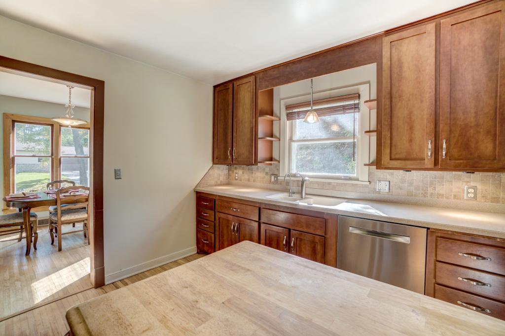 735 12th Street Hudson, WI 54016 - Photo 4 of 40 Gallery Image 4
