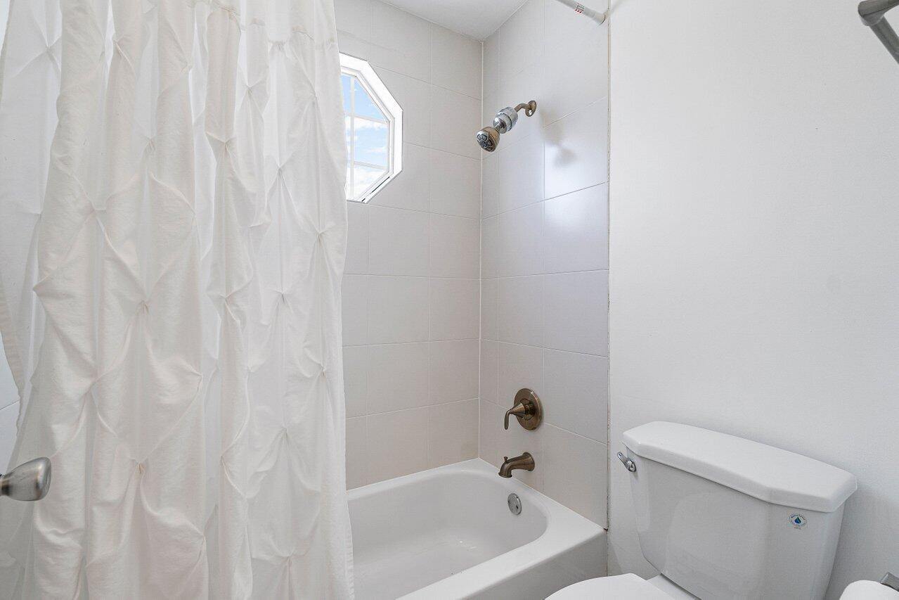 6665 Via Regina Boca Raton, FL 33433 - Photo 21 of 25 026-6665ViaRegina-BocaRaton-FL-33433-SMA