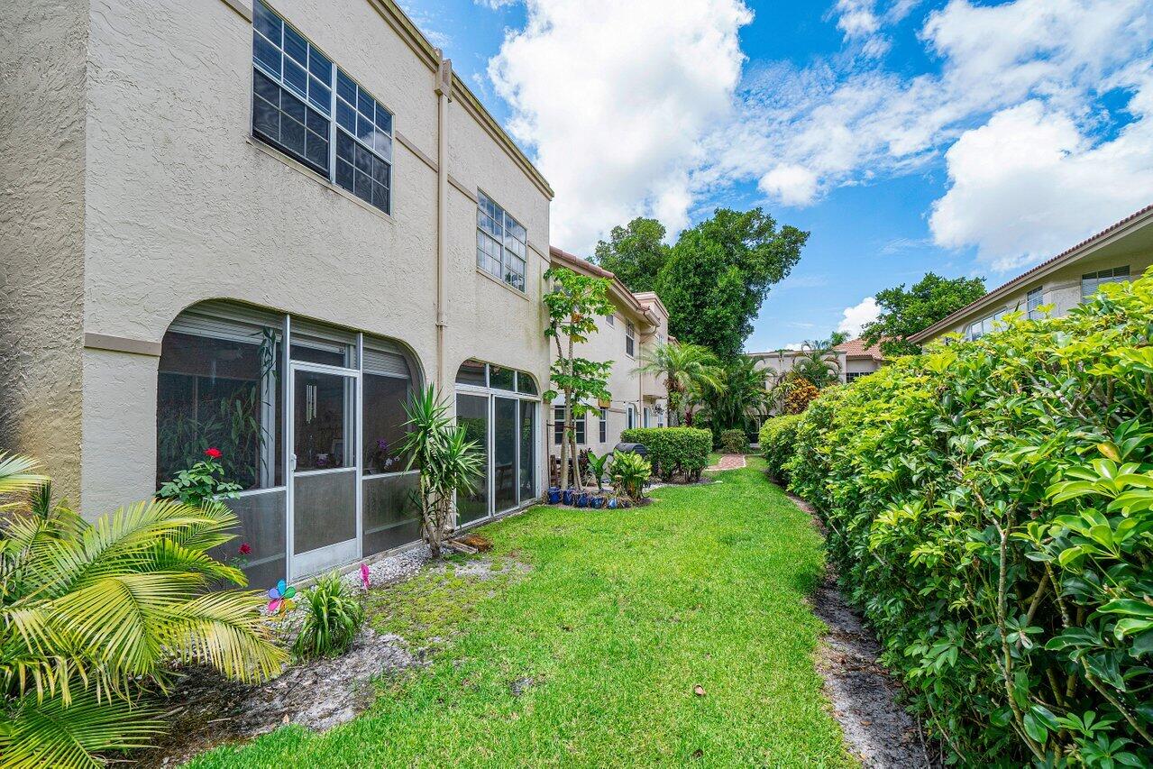 6665 Via Regina Boca Raton, FL 33433 - Photo 24 of 25 027-6665ViaRegina-BocaRaton-FL-33433-SMA