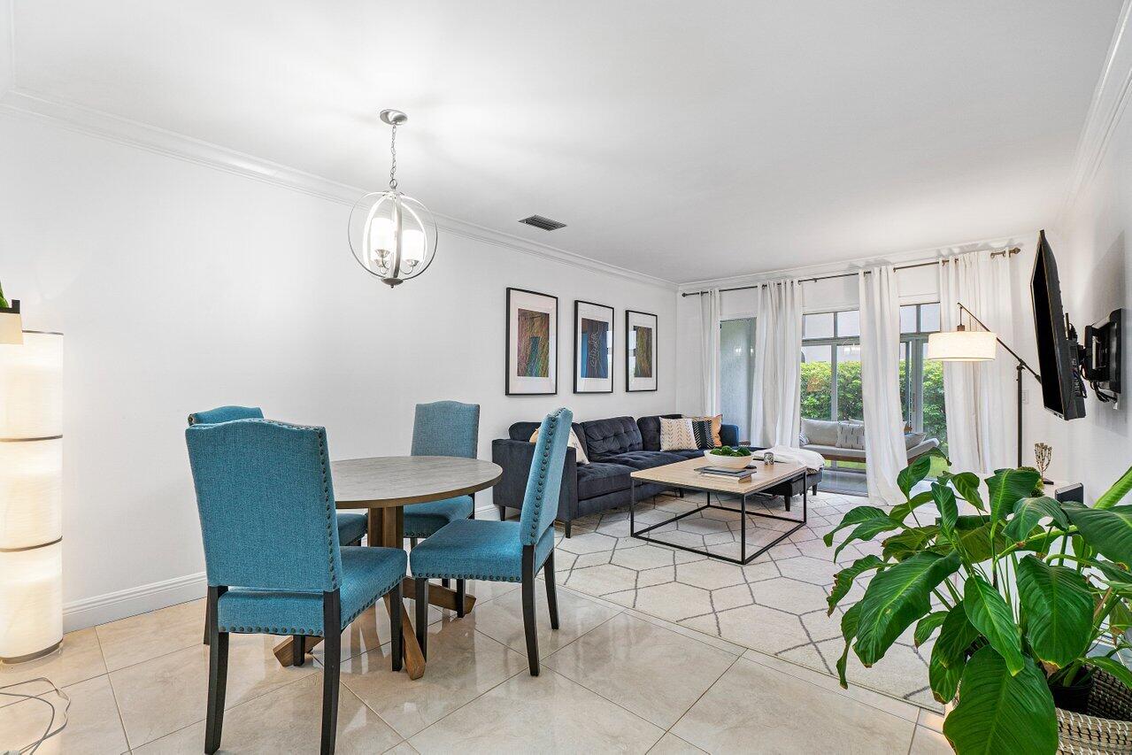 6665 Via Regina Boca Raton, FL 33433 - Photo 10 of 25 012-6665ViaRegina-BocaRaton-FL-33433-SMA