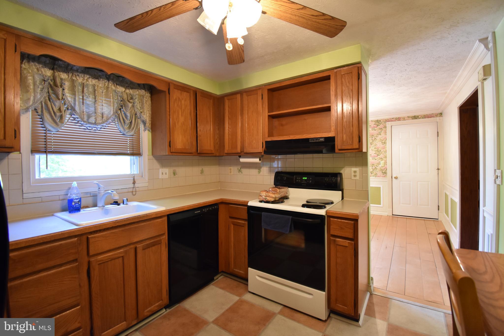 2718 Parallel Path Abingdon, MD 21009 - Photo 8 of 29 Gallery Image 8