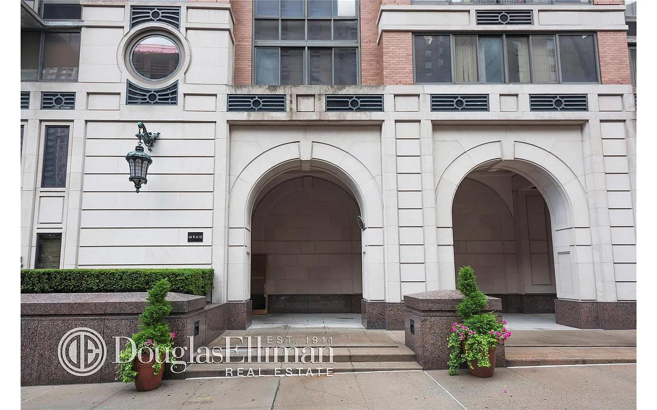 161 West 61st Street, Unit 16F Manhattan, NY 10023 - Photo 13 of 19