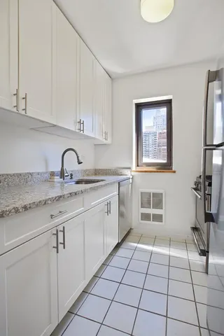 $1,350,000 | 161 West 61st Street, Unit 16F | Upper West Side