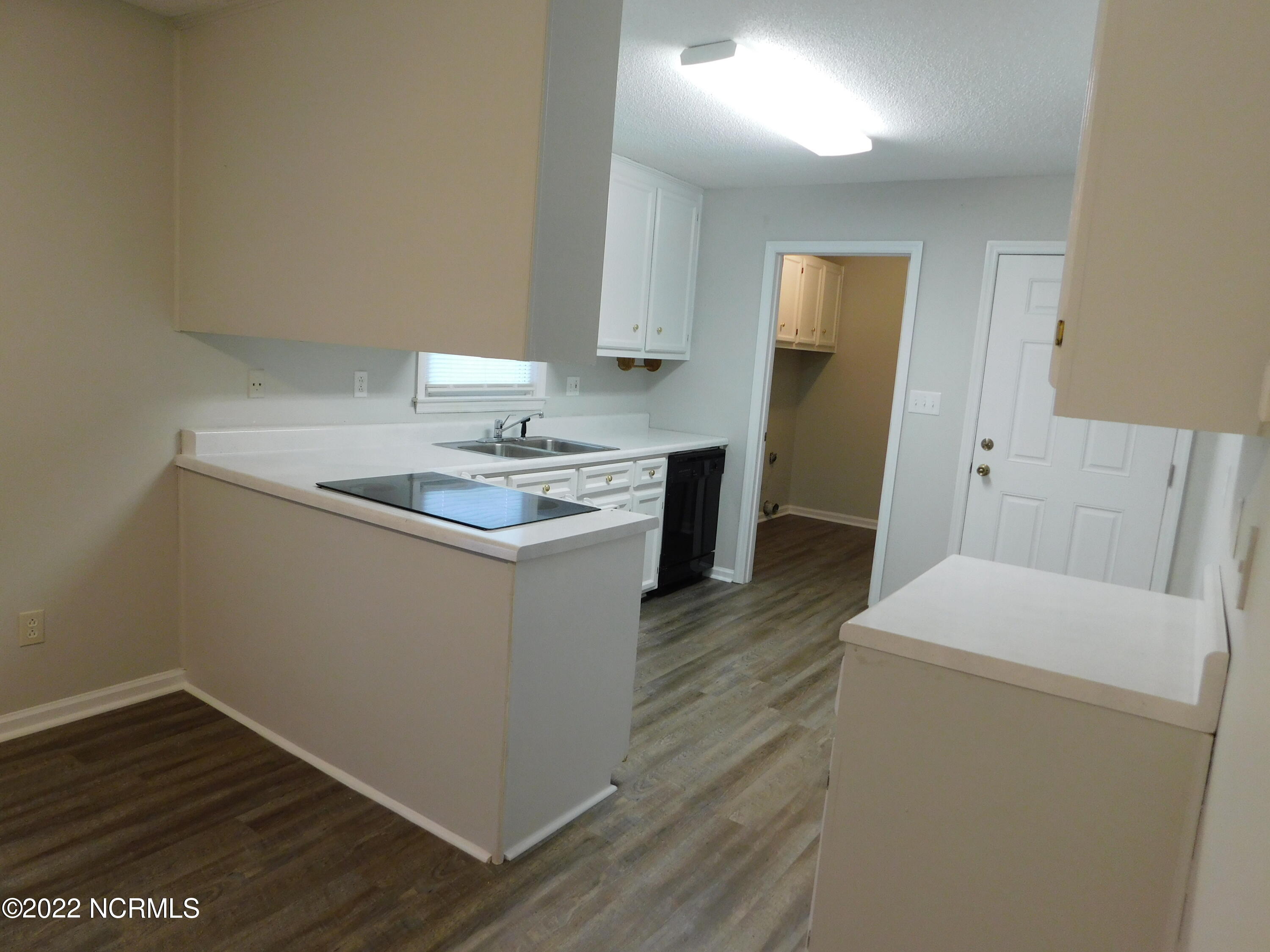 811 Outlaw Road Dudley, NC 28333 - Photo 11 of 27 Kitchen View