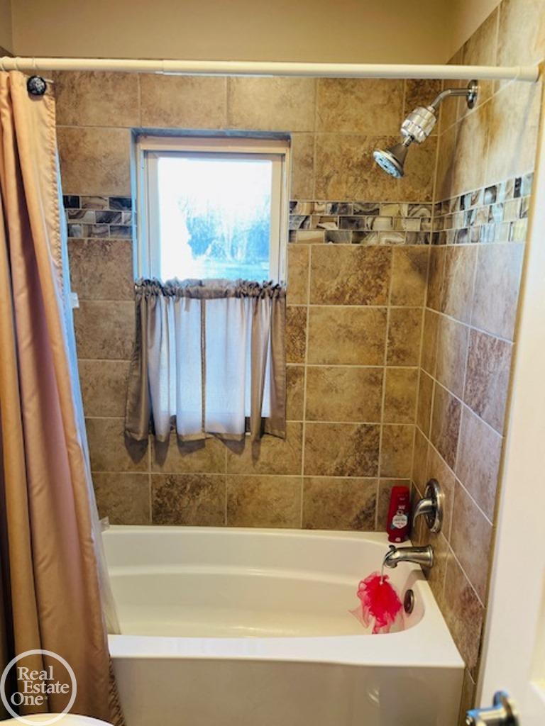 6962 Lapeer Road North Street, MI 48049 - Photo 10 of 17 50137159-6261139e-911f-446e-bf51-33ad3c9458cc.JPG