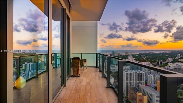 $5,000 | 88 Southwest 7th Street, Unit 4106, Miami, FL 33130
