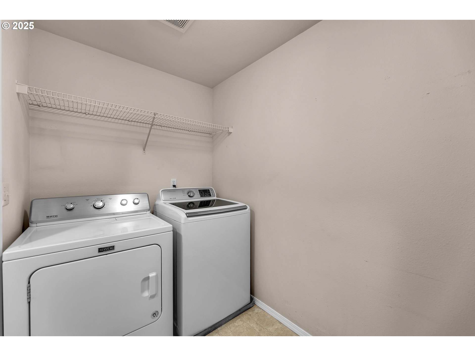 19509 Southeast 33rd Street Camas, WA 98607 - Photo 30 of 37 a utility room with dryer and washer