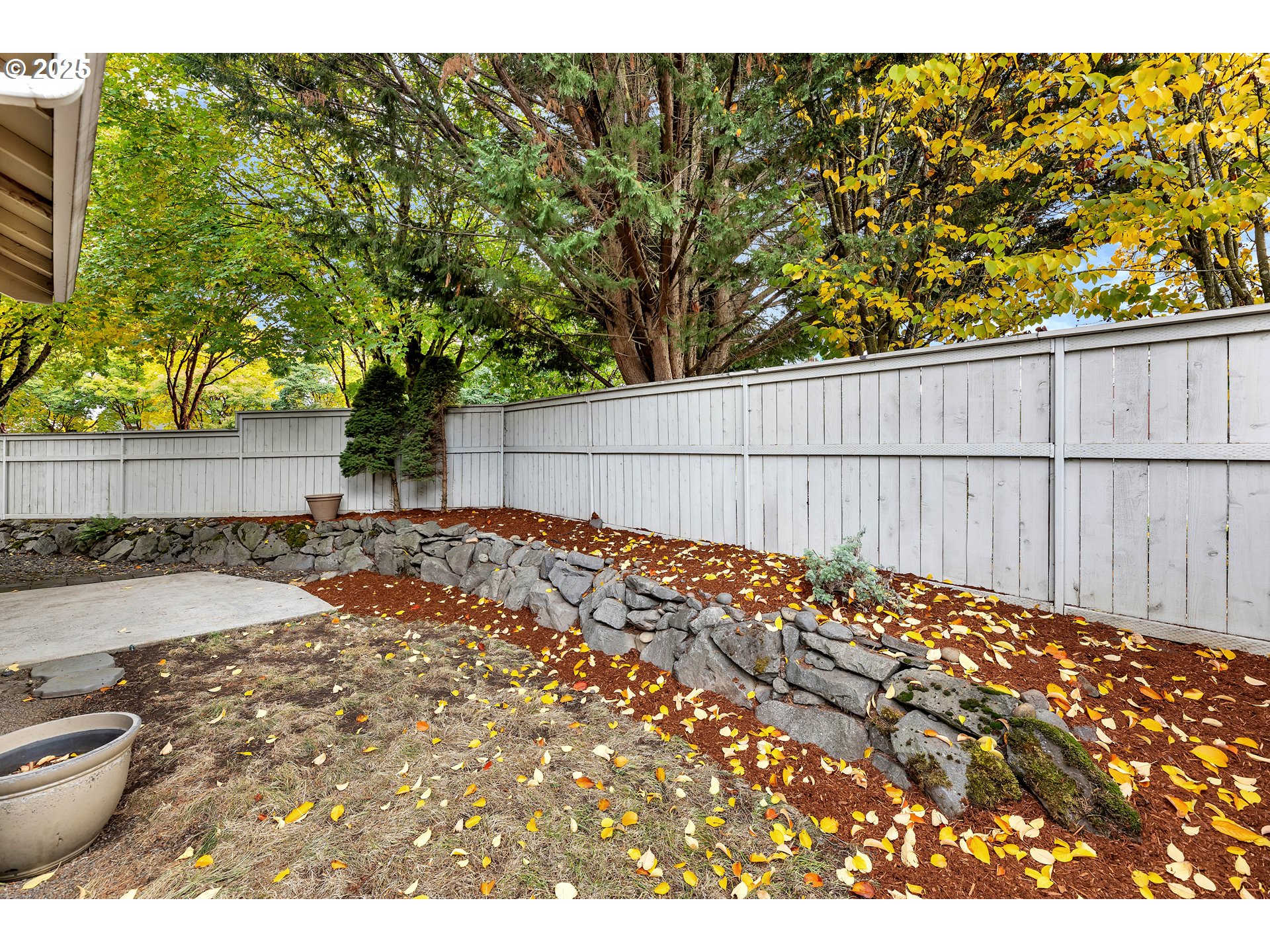 19509 Southeast 33rd Street Camas, WA 98607 - Photo 36 of 37 a view of a backyard with wooden fence