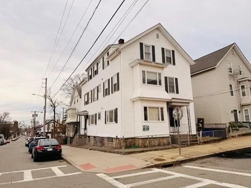 $2,300 | 631 Walnut Street, Unit 3, Fall River, MA 02720