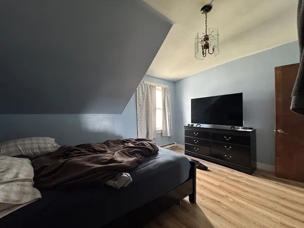 $2,300 | 631 Walnut Street, Unit 3, Fall River, MA 02720